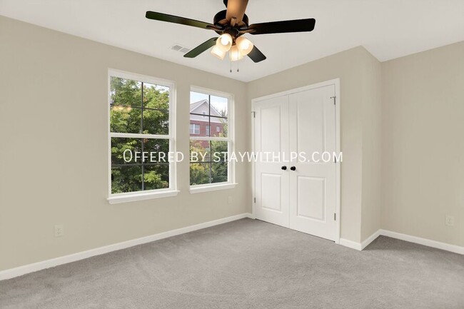 Building Photo - 162 Keel Ave