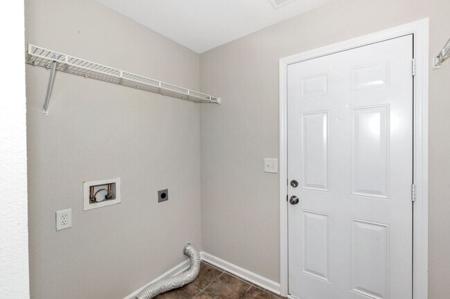 Building Photo - 101 Belle Haven Dr