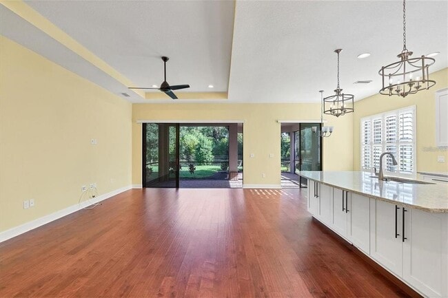 Building Photo - 5580 Semolino St