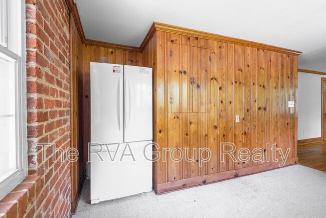 Building Photo - 36 Ferndale Drive