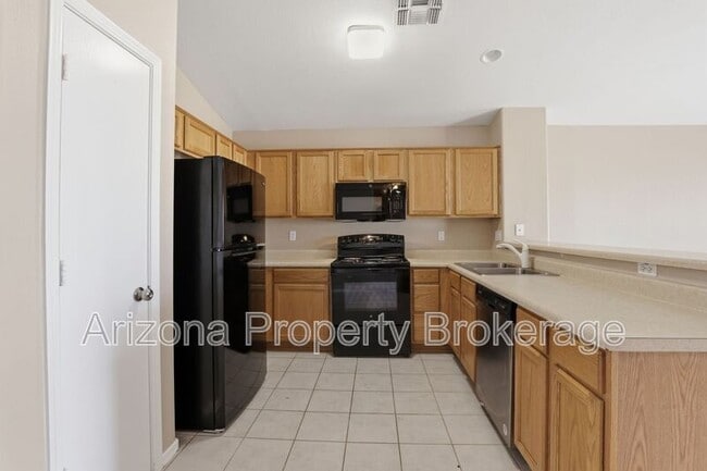 Building Photo - 8118 N 112th Ave