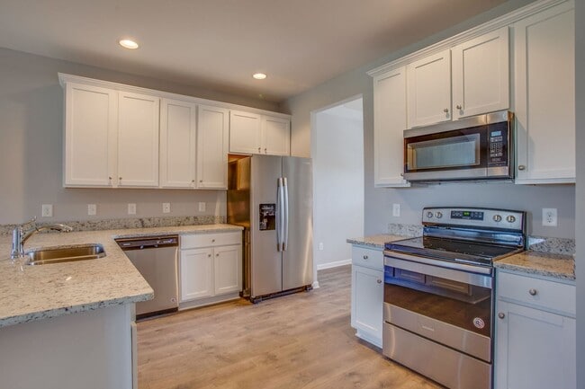 Building Photo - Free rent special!! (Qualified applicants ...