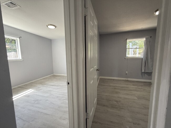 Building Photo - 5736 Shipp Dr
