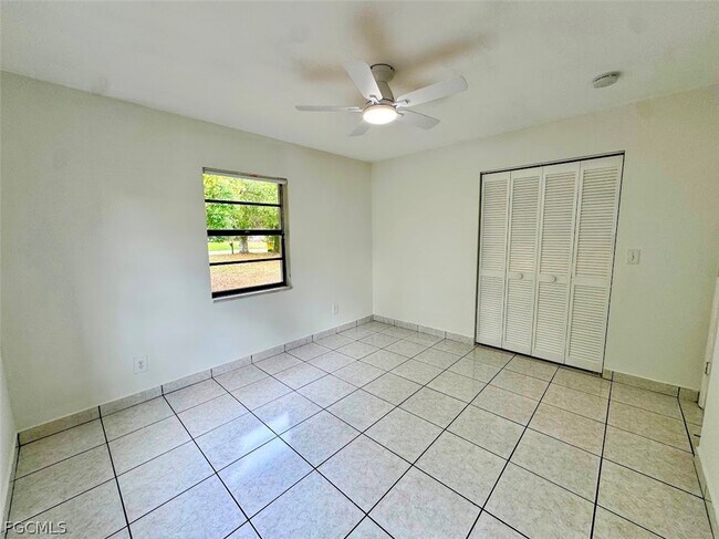 Building Photo - 233 S Cypress St