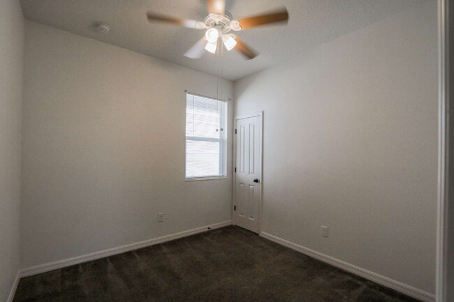 Building Photo - Stunning 3-Bedroom Retreat with 2 Full Bat...