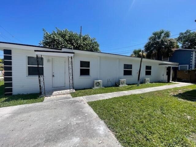 Building Photo - 304 N Tamarind Ave
