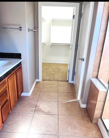 Building Photo - 559 Rockledge Ct