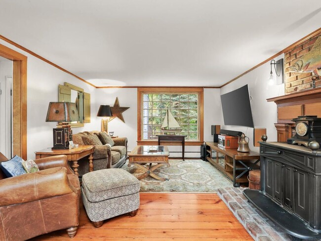 Building Photo - 47 Hollow Tree Ridge Rd