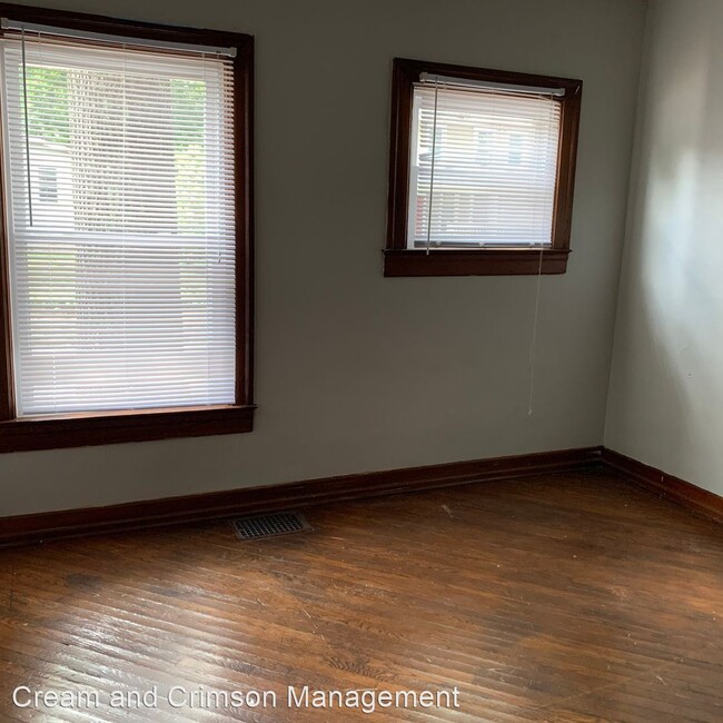 Building Photo - 4 br, 2.5 bath House - 800 North Lincoln
