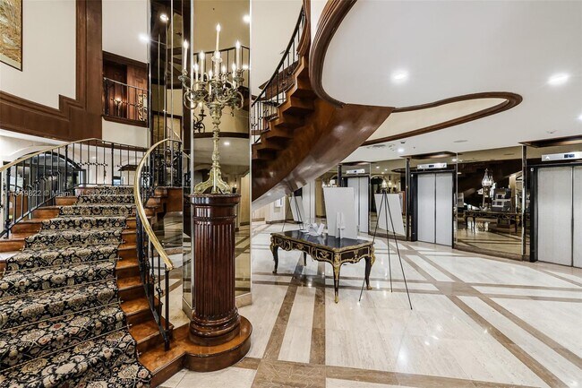 Building Photo - 6039 Collins Ave