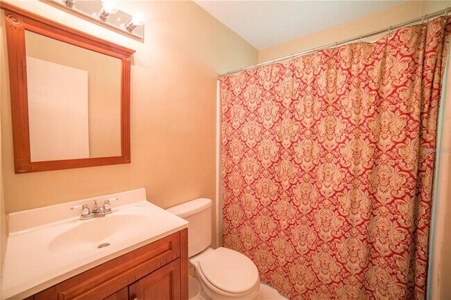 Building Photo - 1009 NW 39th Dr