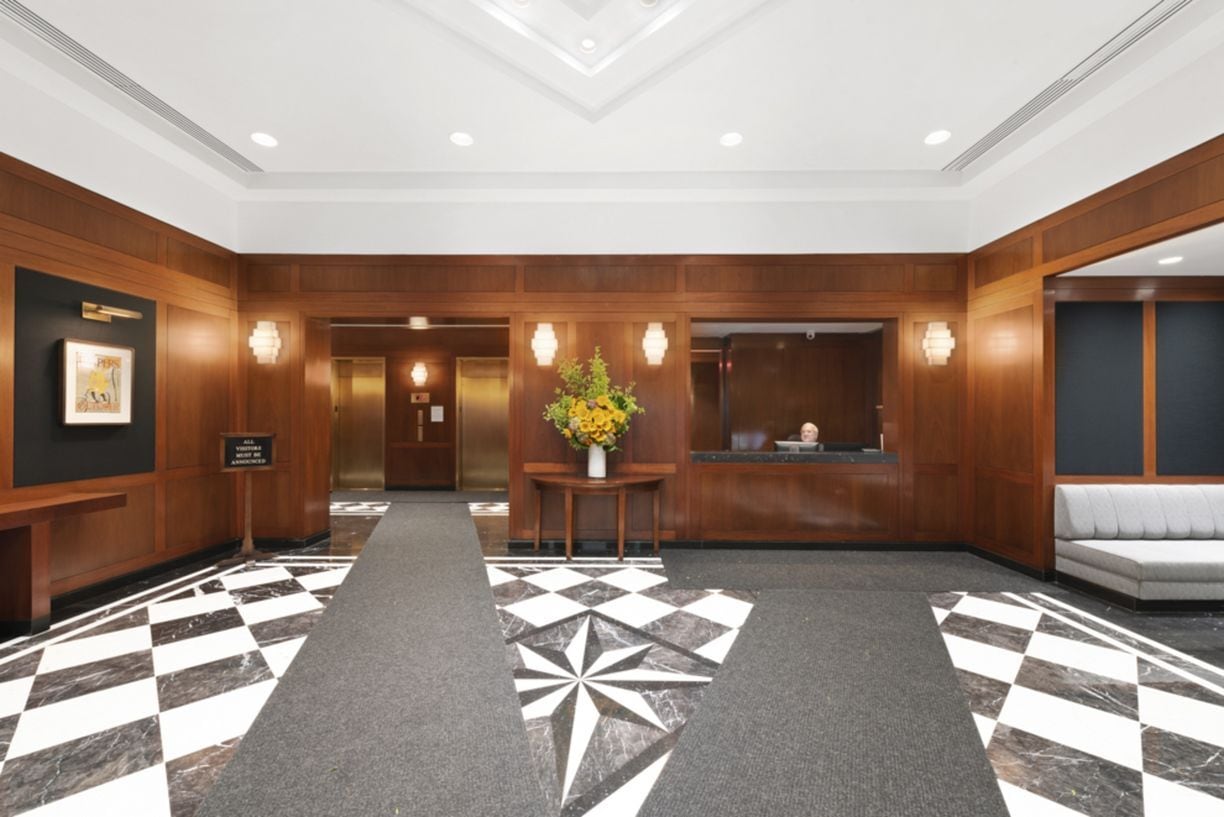 Building Photo - 45 W 67th St