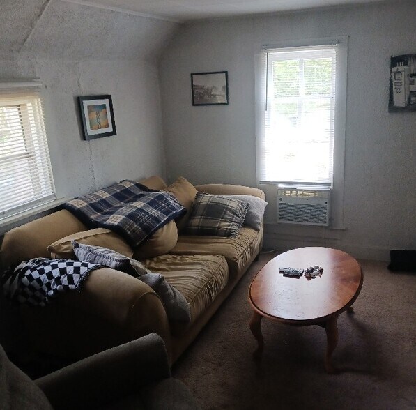 living room - 311 Plymouth Ave NE