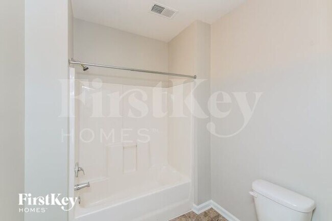 Building Photo - 8595 Shady Elm Dr