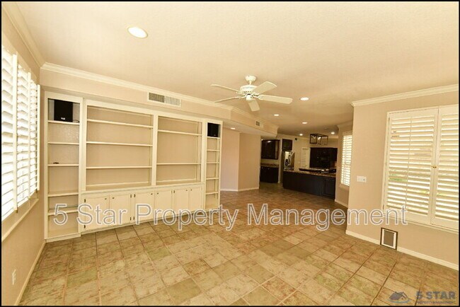 Building Photo - 6598 Eagle Ridge Dr