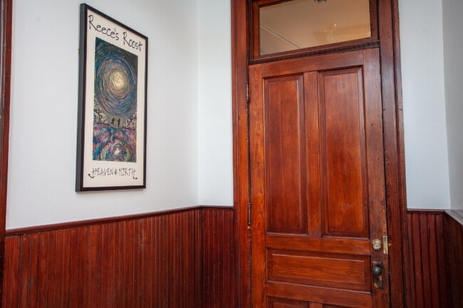 Building Photo - 119 S Main St