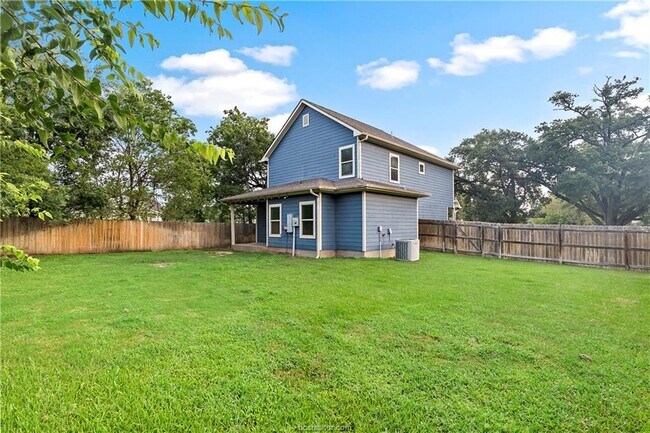 Building Photo - 4336 Nagle St