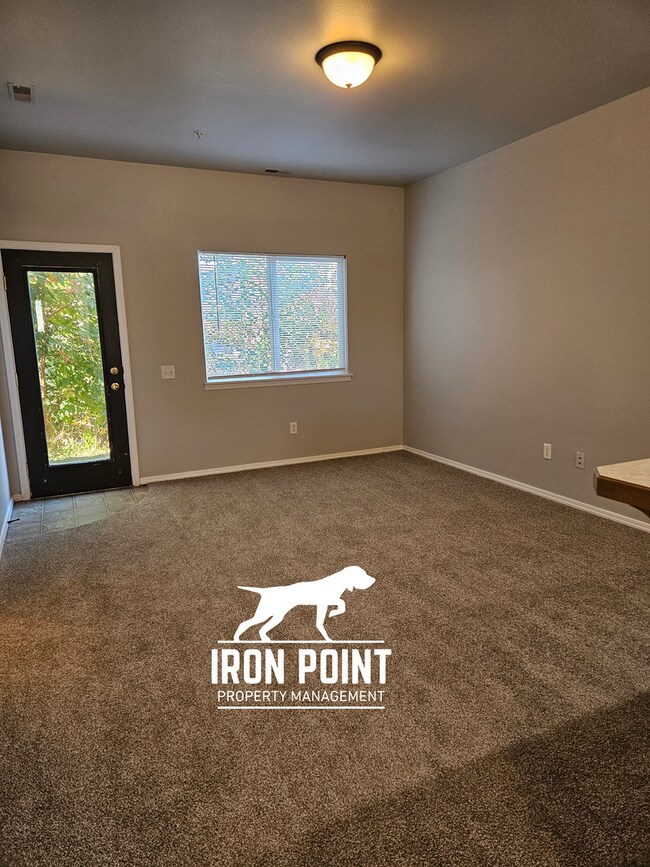 Building Photo - 35WHITEOAK