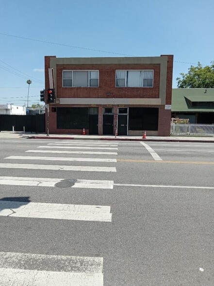 Building Photo - 4720 S Normandie Ave