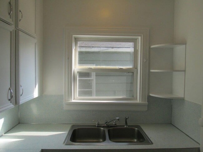 Building Photo - 2 Bedroom House in Sedro-Woolley