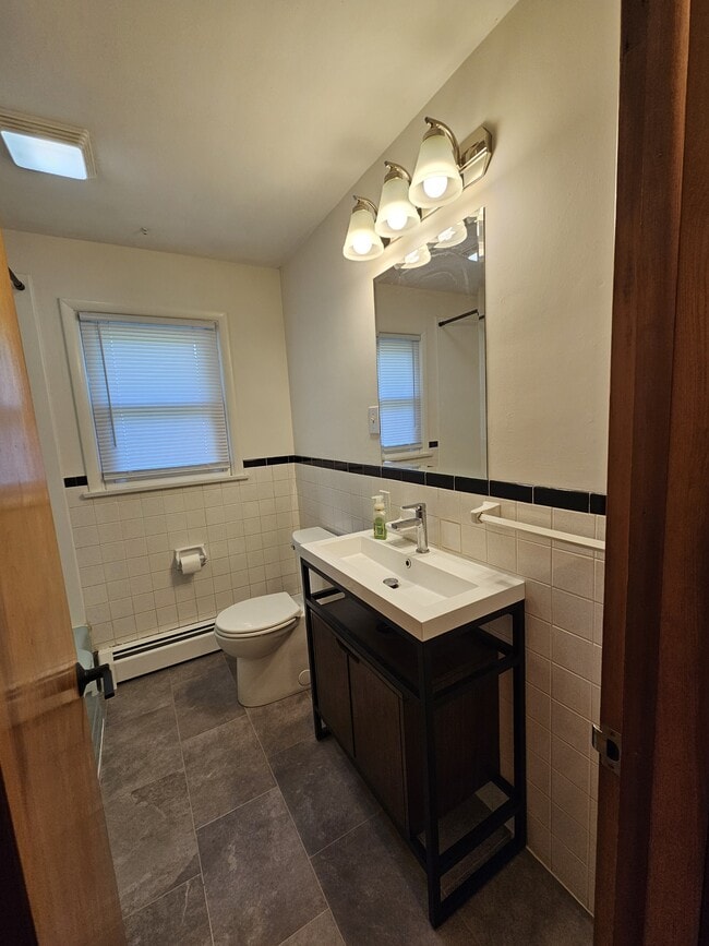 Building Photo - 1307 Harris St