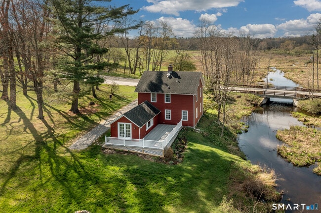 Building Photo - 62 Brush Hill Rd