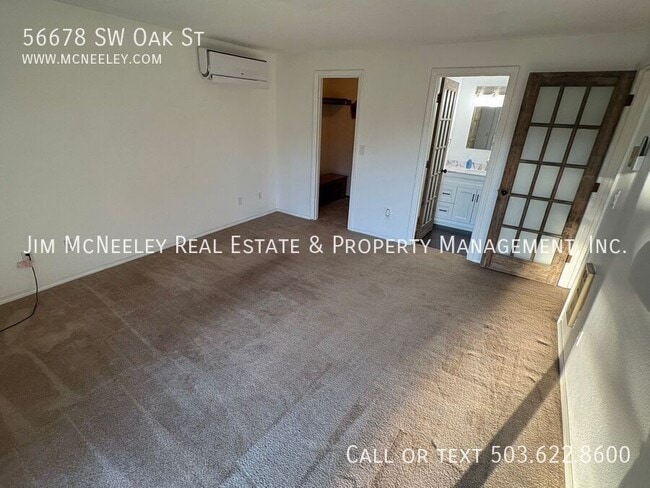 Building Photo - 56678 SW Oak St