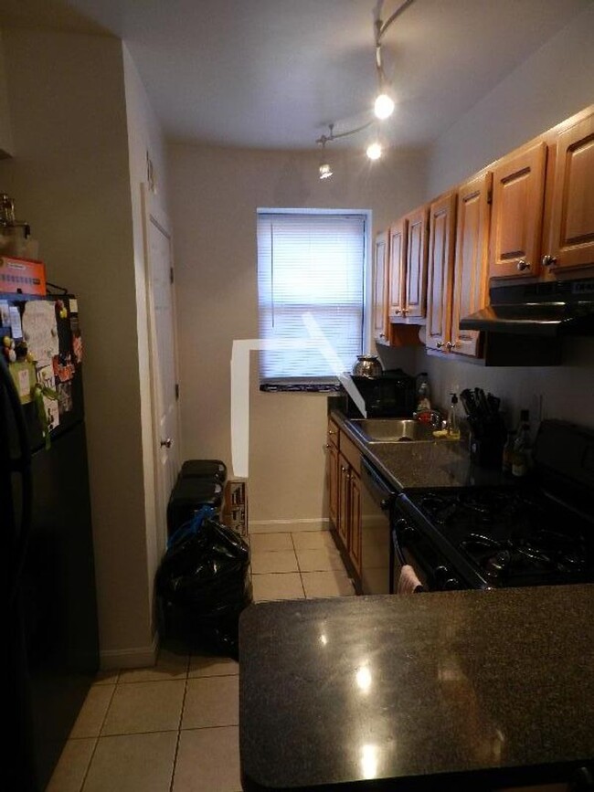 Building Photo - Renovated 3 bed. 1.5 bathroom on Cleveland...