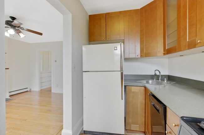 Building Photo - 237 Grove St