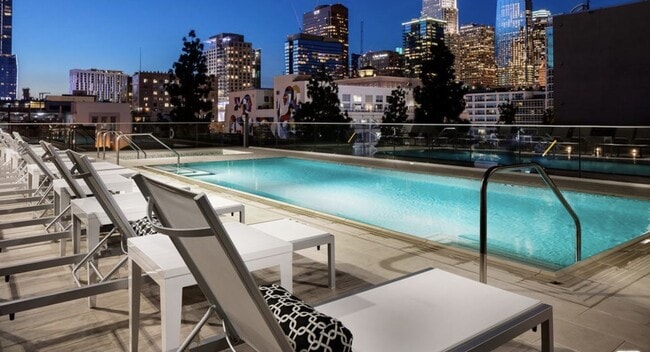 Building Photo - Very Unique Spacious Two Bedroom - Two bath luxury Condo with Views and Pool