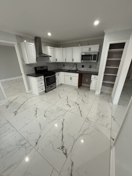 Building Photo - 3533 W Louisiana State Dr