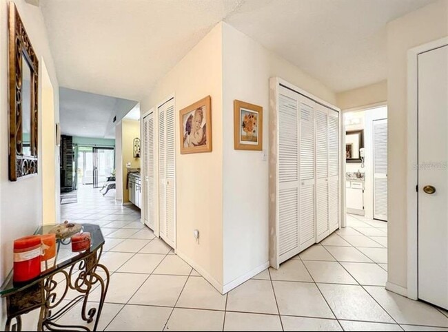 Building Photo - 1 Escondido Cir