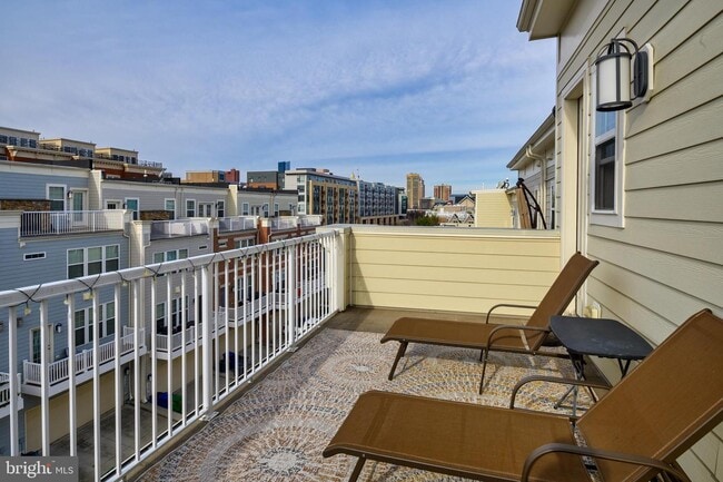 Building Photo - 1310 Jackson St