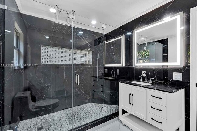 Building Photo - 860 NW 207th St