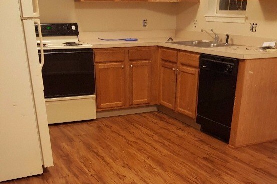 Eat In Kitchen - 3040 Solar Dr