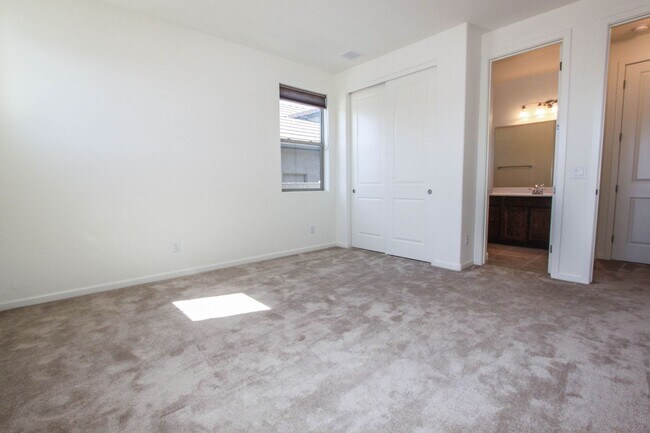 Building Photo - Application Pending- Two Bedroom Plus Den Home in Granite Dells Estates