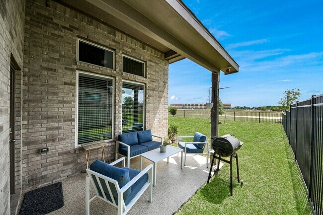 Building Photo - 1614 Sequoia Run Dr