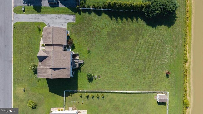 Building Photo - 209 Riding Path Dr