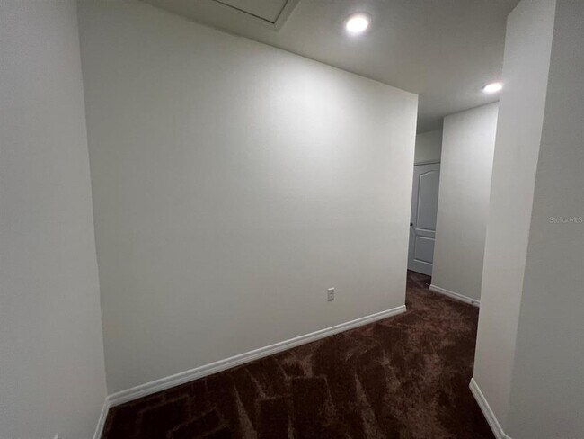 Building Photo - 1370 Yellow Finch Dr