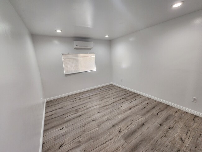 Building Photo - 13583 Correnti St