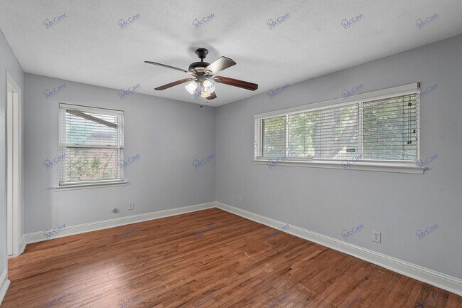 Building Photo - 1709 Ce Ora Dr