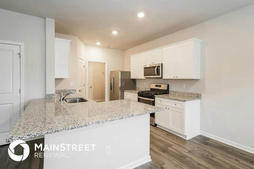 Building Photo - 2306 Curbow Dr