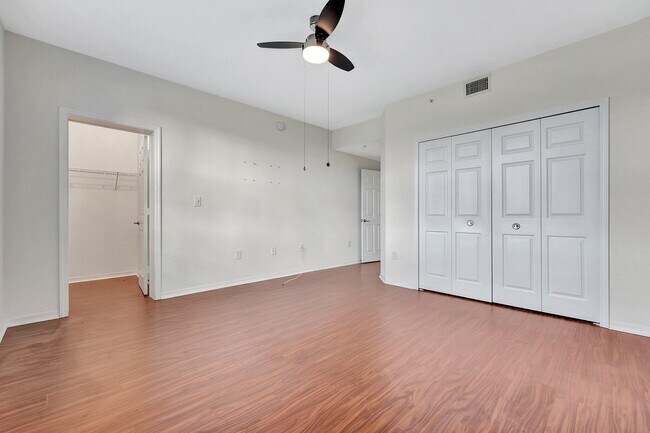 Building Photo - 15055 Michelangelo Blvd