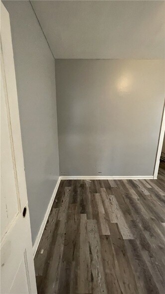 Building Photo - 139 N Water Ave