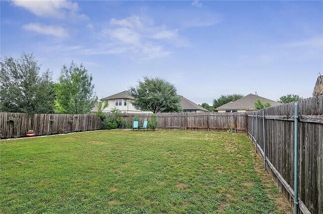 Building Photo - 15010 Parrish Ln