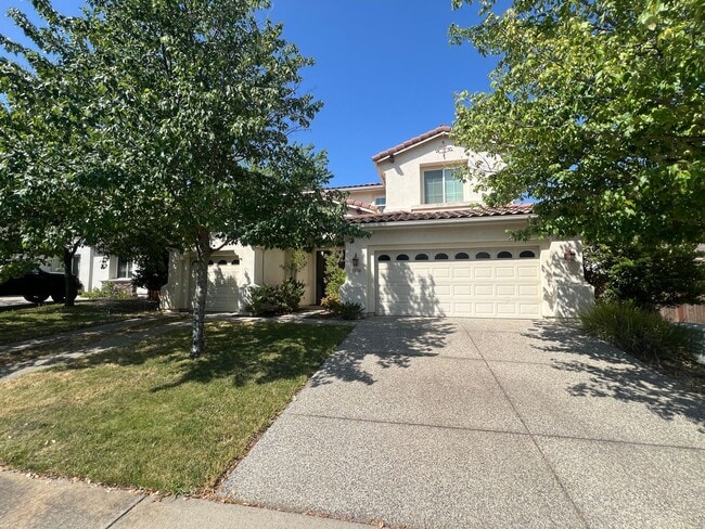 Primary Photo - Well Maintained Stoneridge West Village Home!
