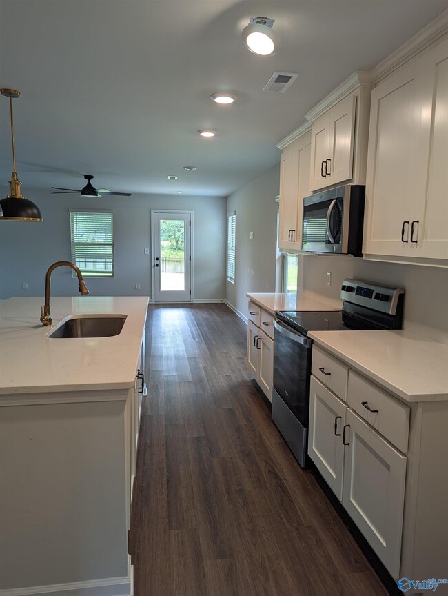 Building Photo - 124 Varina Dr