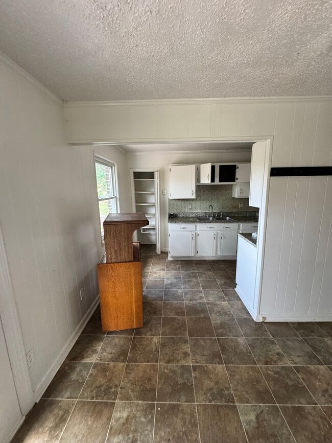 Building Photo - (Currently working on the property) 3/2 in...