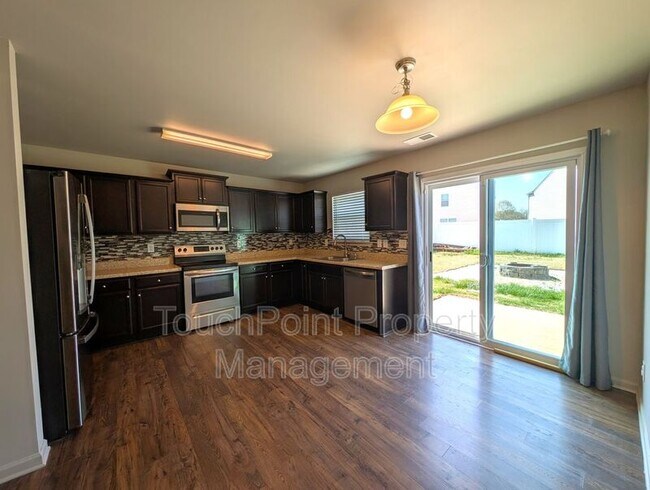 Building Photo - 2525 Mcintosh St