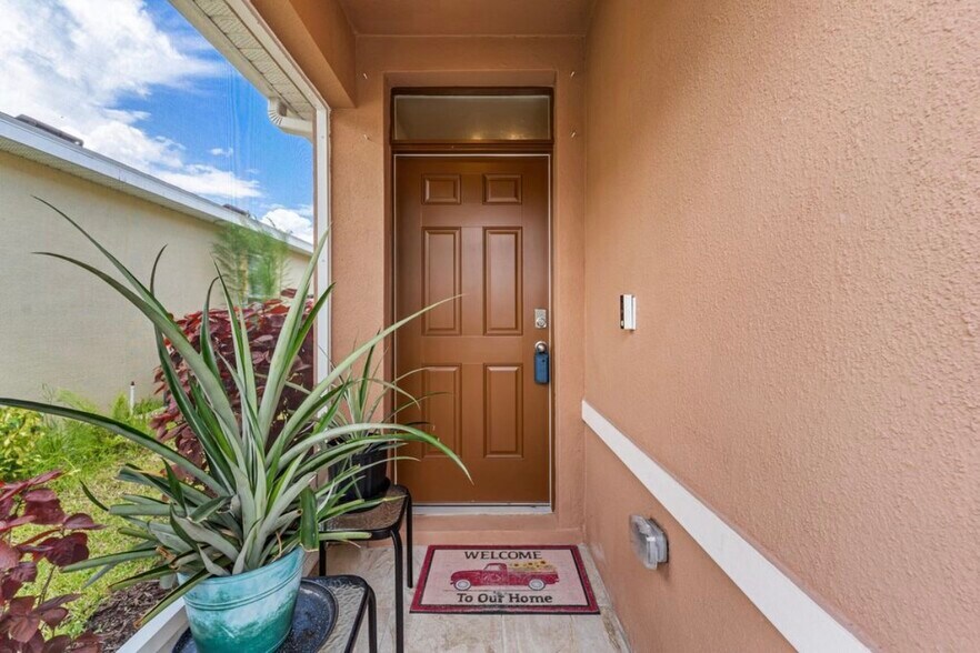 Building Photo - 12230 SW Rimini Way